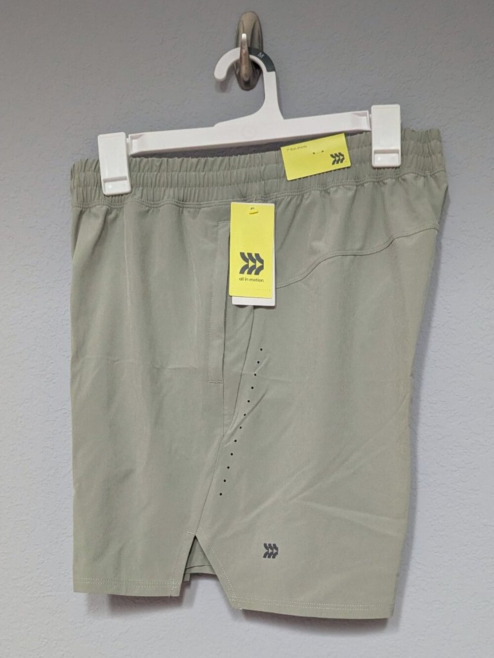 NWT All In Motion Men's Run Shorts 7", Camo Gray, Medium